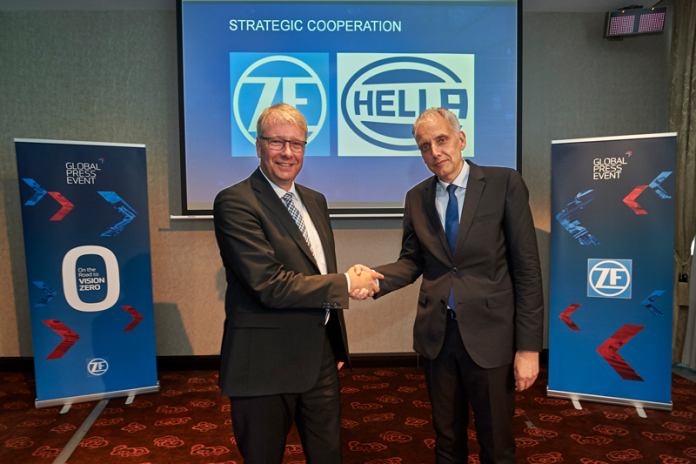 Hella y ZF firman una alianza estratégica