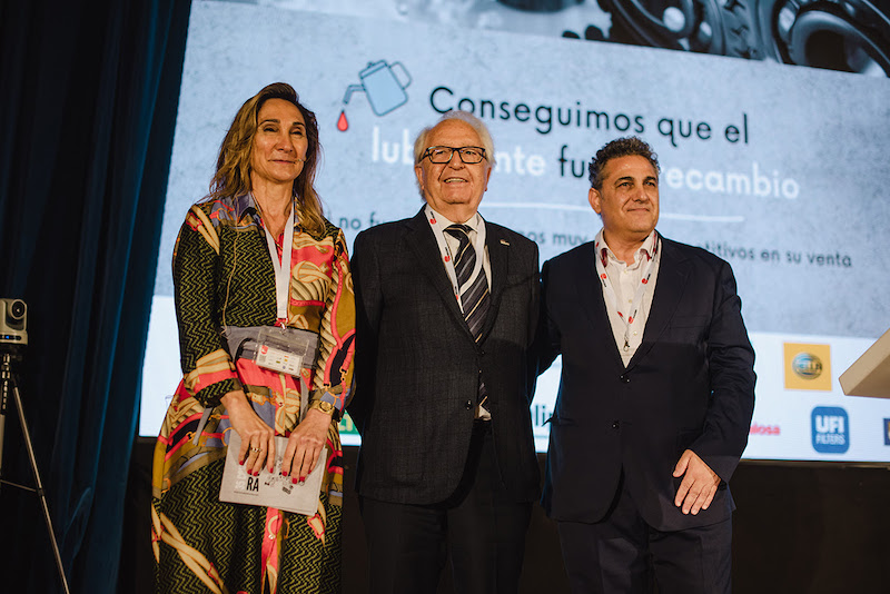 Pedro Parra (VEMARE) y Pilar del Castillo, homenajeados en el Congreso de ANCERA