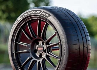 Pirelli P Zero Trofeo RS