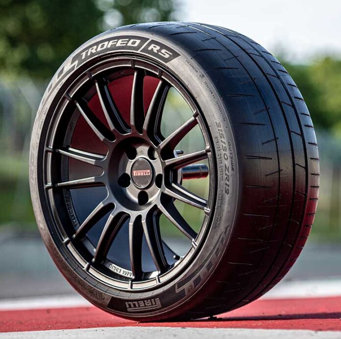 Pirelli P Zero Trofeo RS