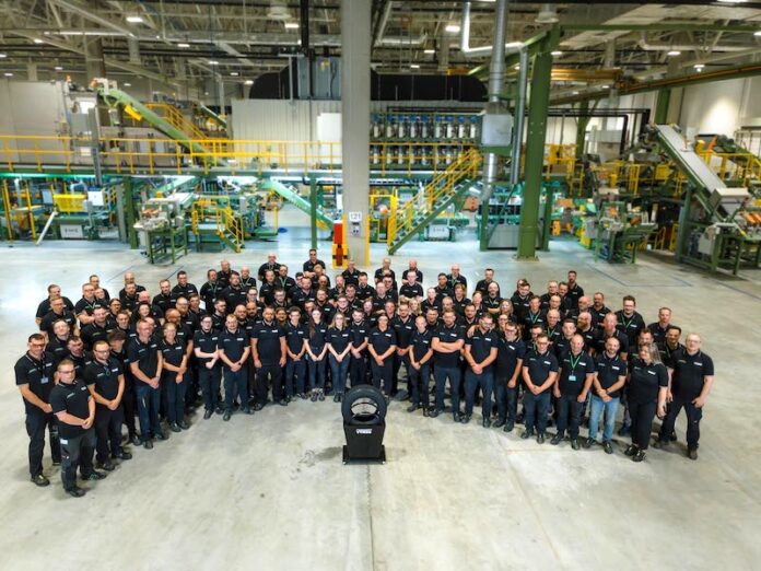 La fábrica de Nokian Tyres Rumanía produce su primer neumático