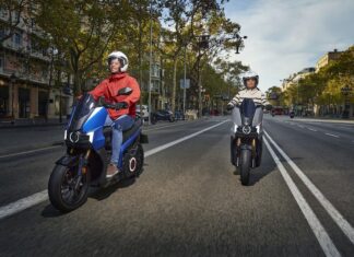 El parque de motos y escúteres en España supera los 4 millones de unidades, según UNESPA motos